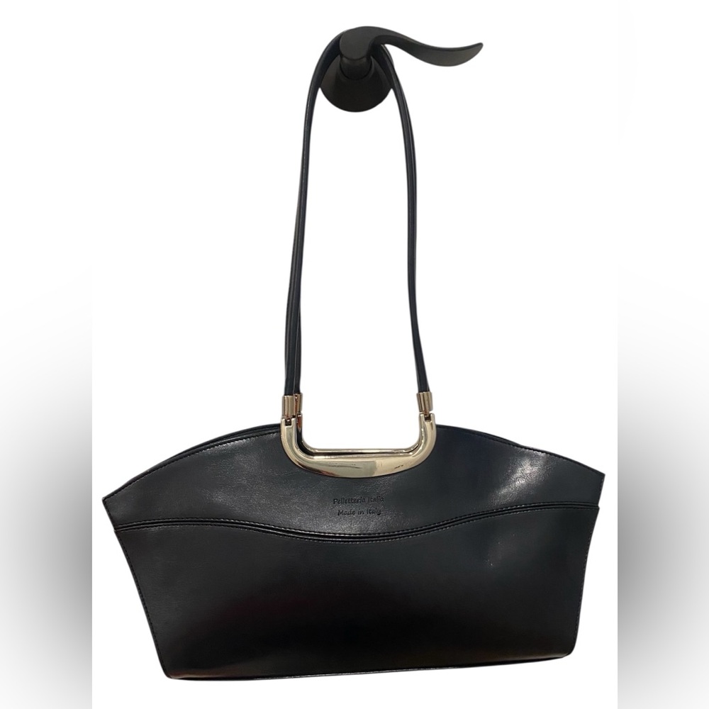 New Pelletterlia Italia Handbag. Made and purchased in Italy.